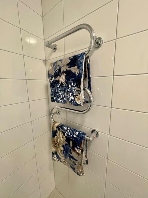 Newly Built Bright Apartment, Close To Everything If You Want To Visit Stockholm, You Will Find The Perfect Accommodation Here! Ferry Line 80 Makes It Very Convenient And Easy To Get To The City Center 纳卡 外观 照片