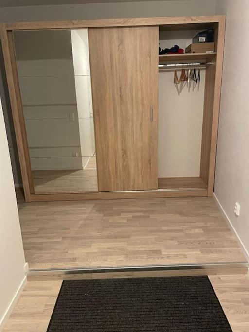 Newly Built Bright Apartment, Close To Everything If You Want To Visit Stockholm, You Will Find The Perfect Accommodation Here! Ferry Line 80 Makes It Very Convenient And Easy To Get To The City Center 纳卡 外观 照片